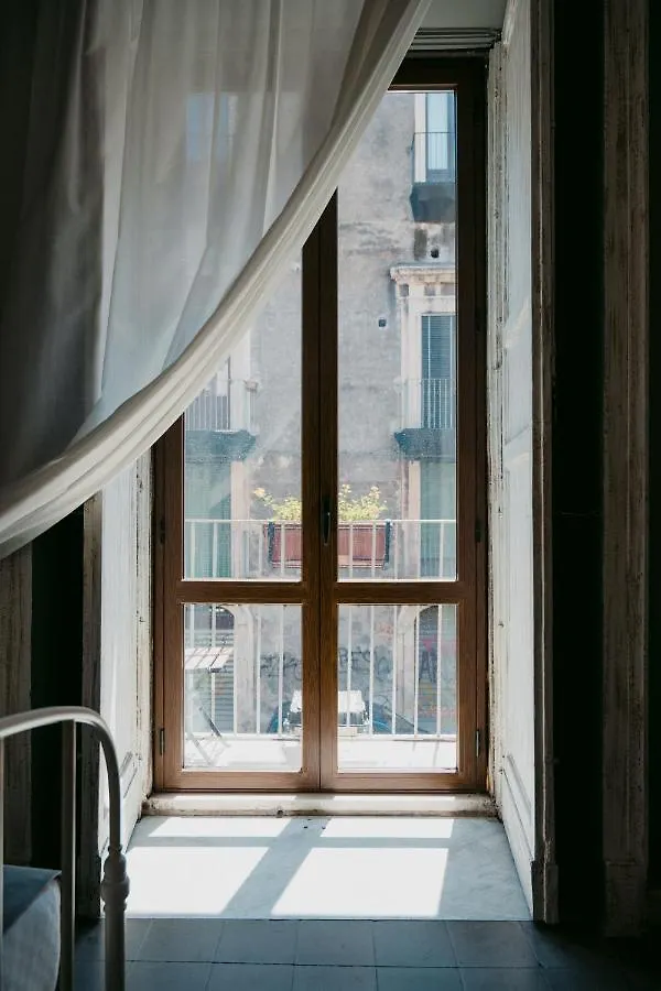 La Casa Di Alma Luxury Rooms Catânia Itália